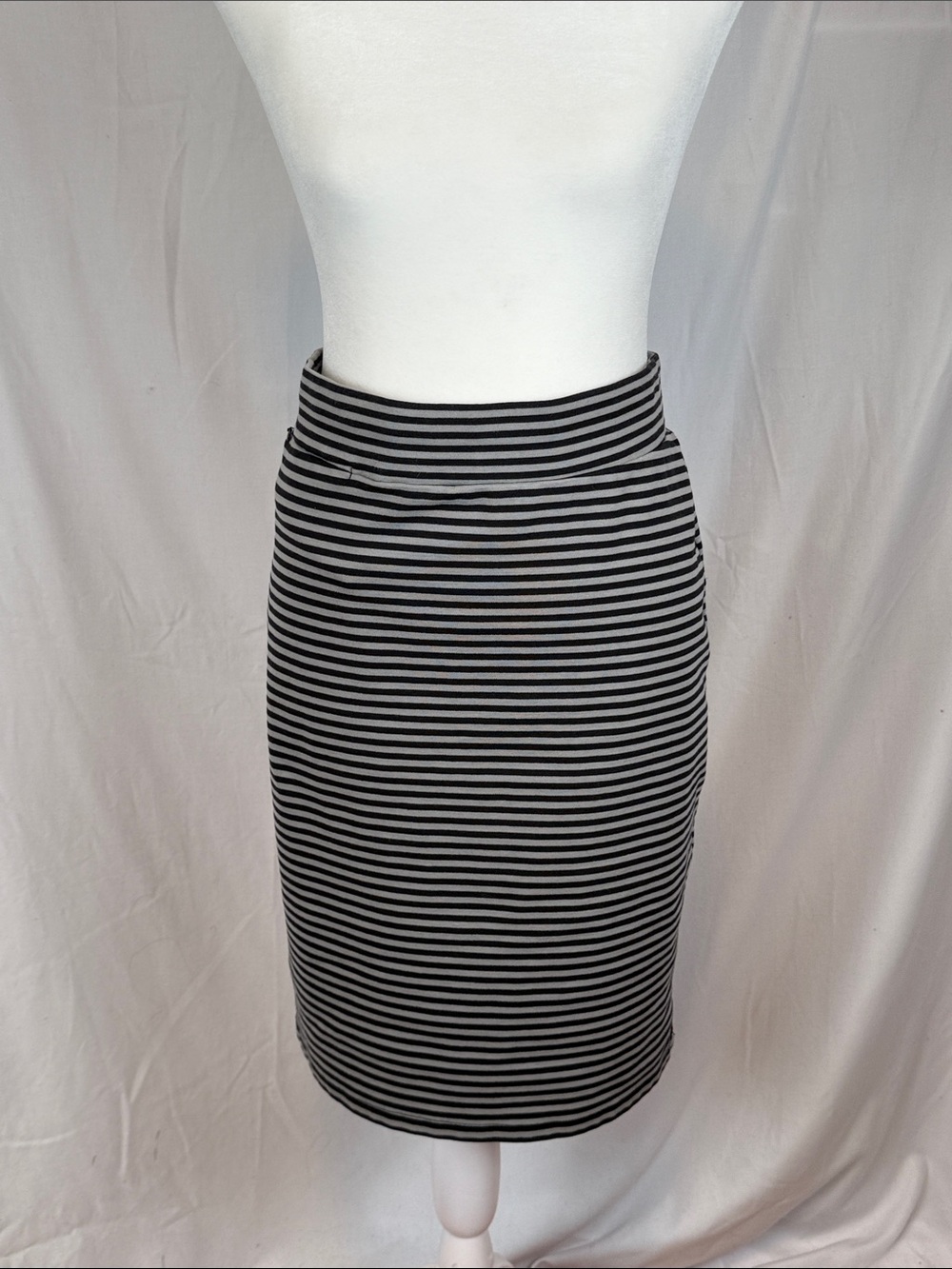 Women's Toad and Co Black and Gray Striped Pull On Pencil Skirt Stretch Medium